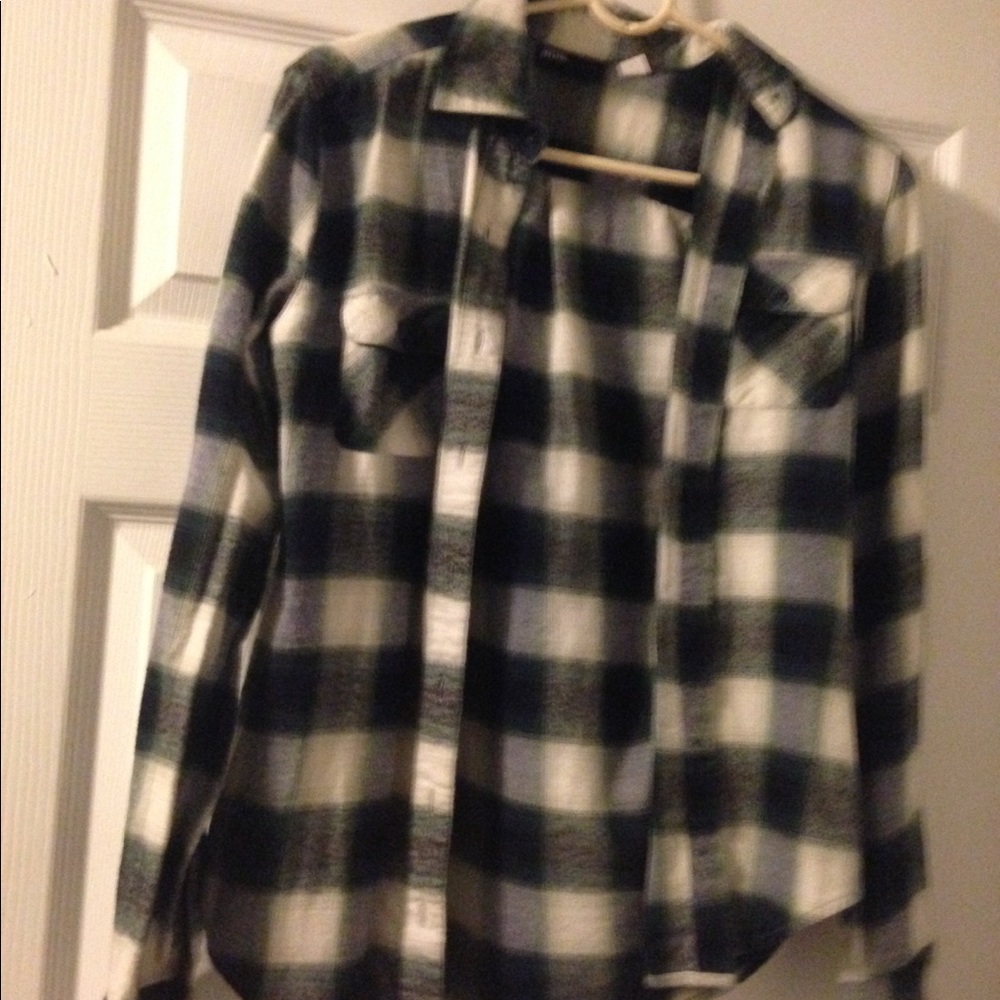 UO B/W/Green button up flannel